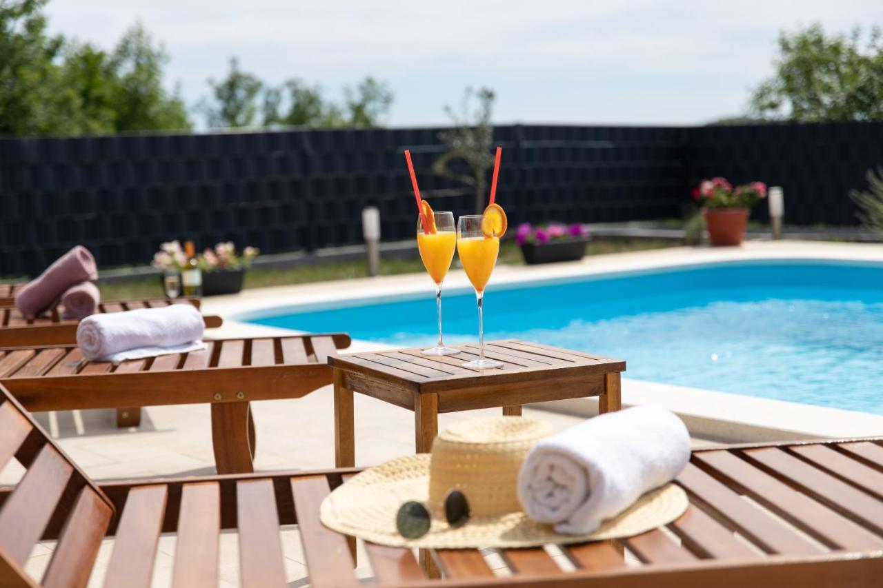 Villa Terra With Heated Pool Marina Extérieur photo