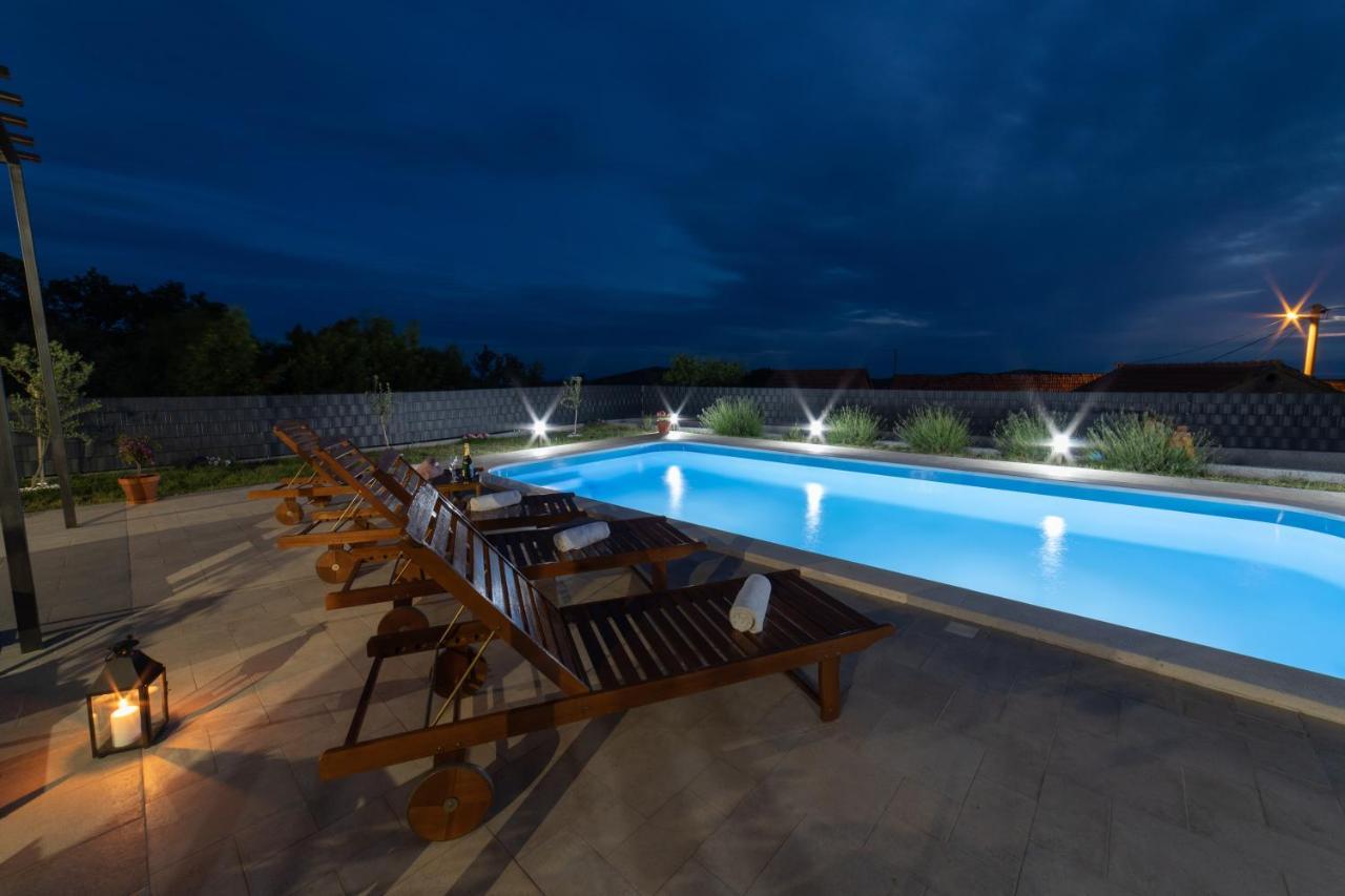 Villa Terra With Heated Pool Marina Extérieur photo