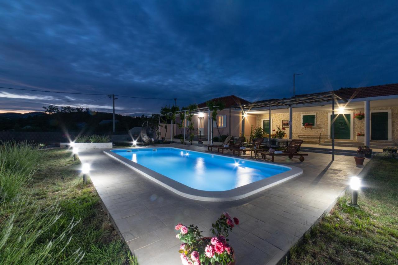 Villa Terra With Heated Pool Marina Extérieur photo